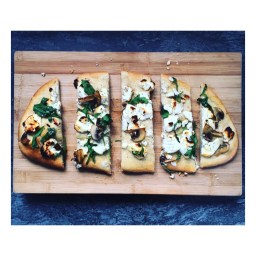 GOATS CHEESE & TRUFFLE MUSHROOM PIZZA