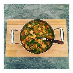 THAI TURKEY CURRY WITH ALMONDS AND GREENS