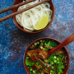 HIYA-ATSU NOODLES & GINGER MISO SOUP