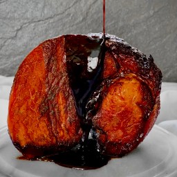 PINEAPPLE & TREACLE GLAZED HAM